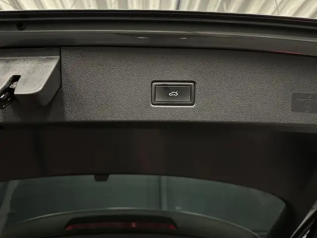 Volkswagen T-Roc view 30
