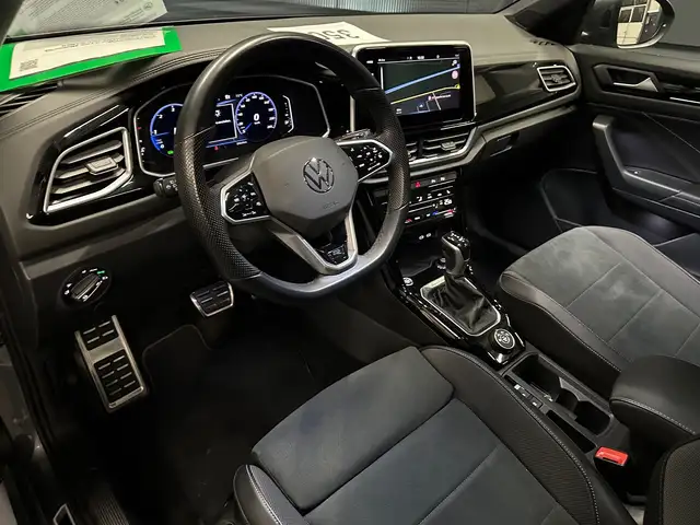Volkswagen T-Roc view 17