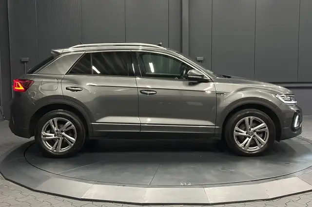 Volkswagen T-Roc view 6