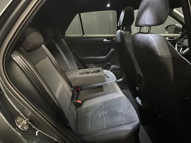 Volkswagen T-Roc view 28