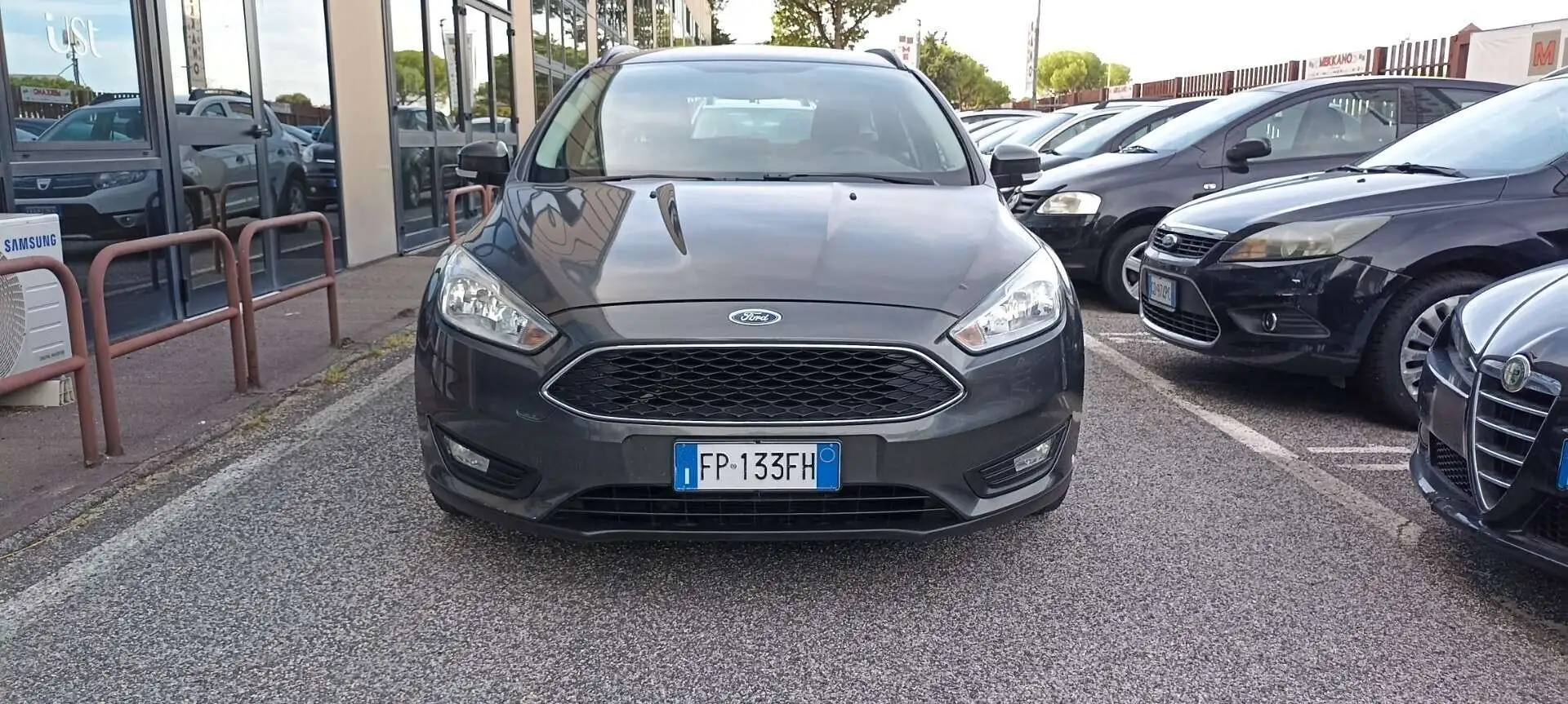 Ford Focus 1.5 120 cv Tdci Diesel Station Wagon Iva Esposta Grey - 1