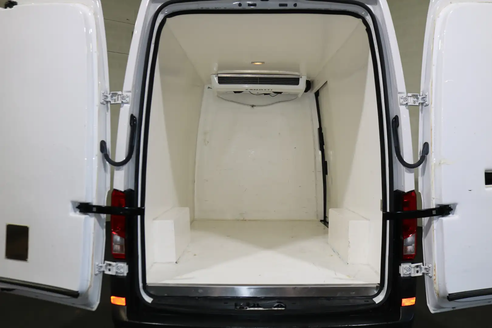 Volkswagen Crafter 2.0 TDI L3 H3 Koelwagen Vrieswagen -20 Graden Dag Wit - 2