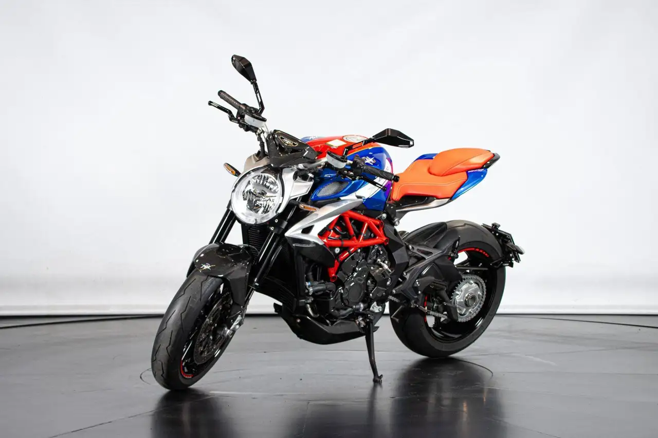 MV Agusta Brutale 800