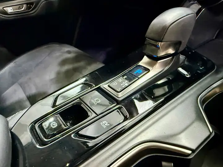 Lexus NX 2023, foto 13