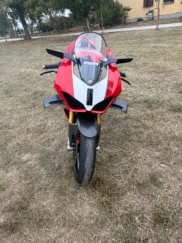 Ducati Panigale V4 R