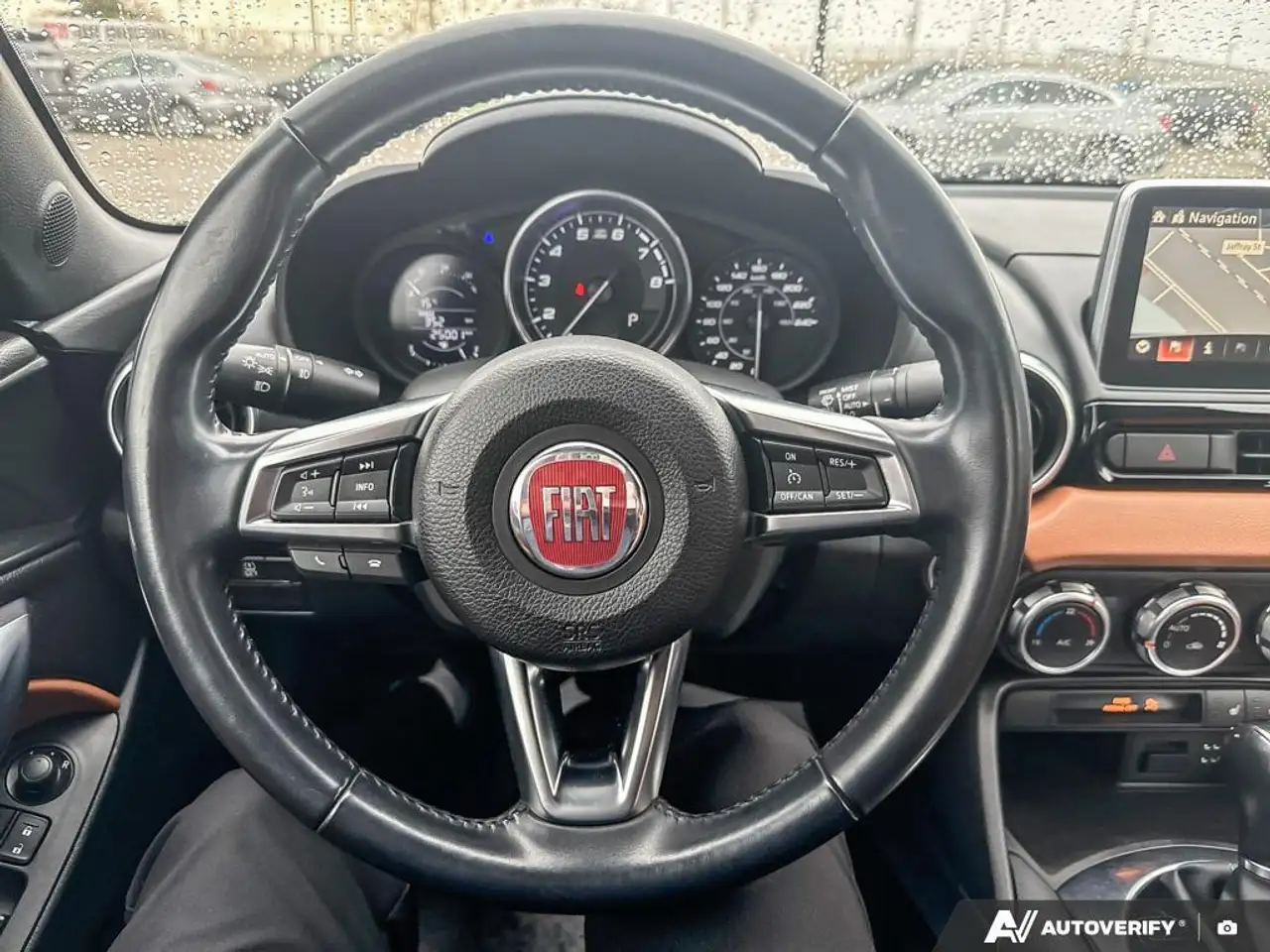 Fiat 124 Spider снимка Fiat 124 Spider