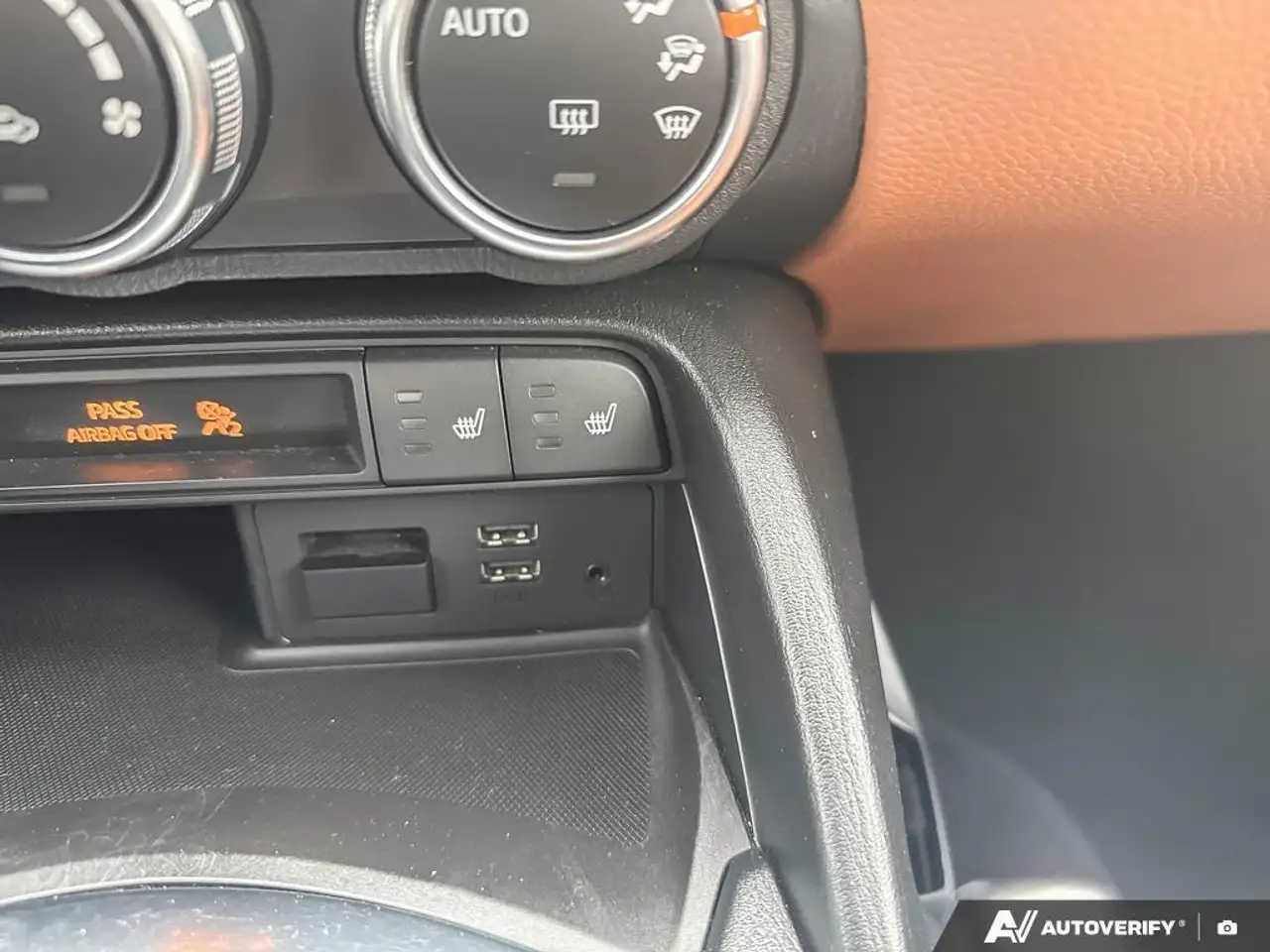 Fiat 124 Spider снимка Fiat 124 Spider