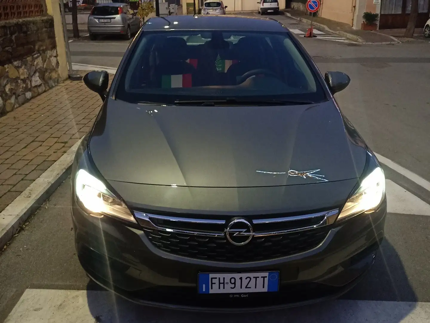 Opel Astra 1.6 D (CDTI DPF ecoFLEX) Start/Stop Excellence - 2