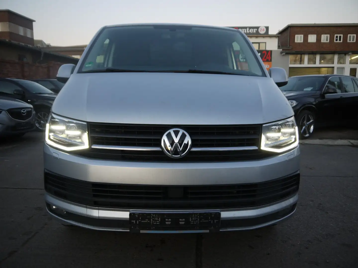 Volkswagen T6 Transporter T6 2.0 TDI Transporter Kasten/Navi/LED/PDC Plateado - 2