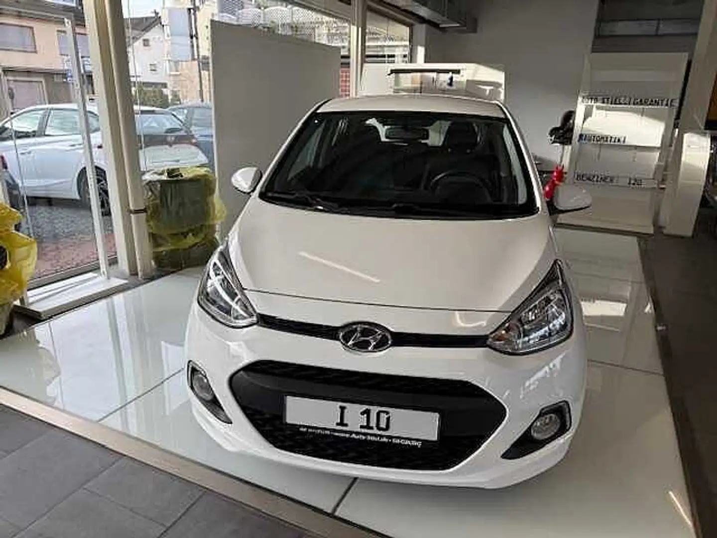 Hyundai i10 1.0 YES! Silver*Klima*Sitzheizung* Weiß - 2