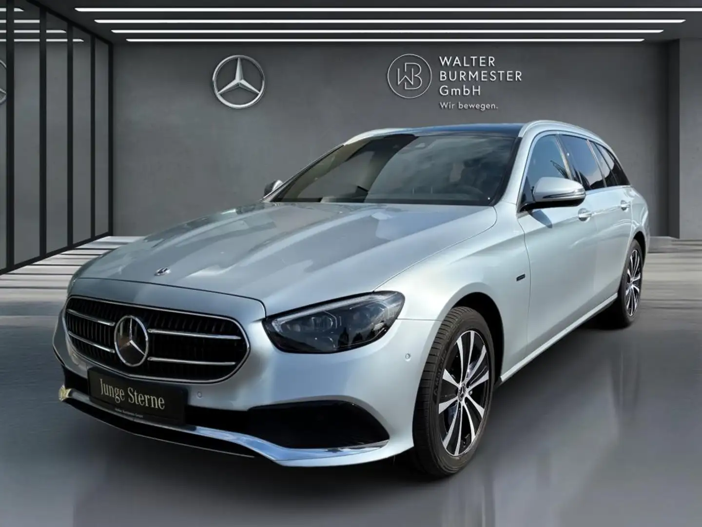 Mercedes-Benz E 300 e T +PANO+Avantgarde+MBUX+KAMERA+Ambiente Stříbrná - 1