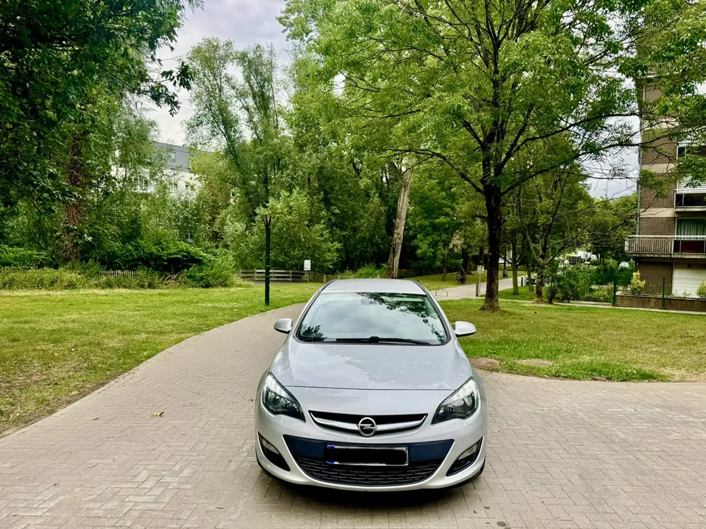 Opel Astra Astra Sports Tourer 1.6 CDTi ECOTEC  Start/Stop Grijs - 2