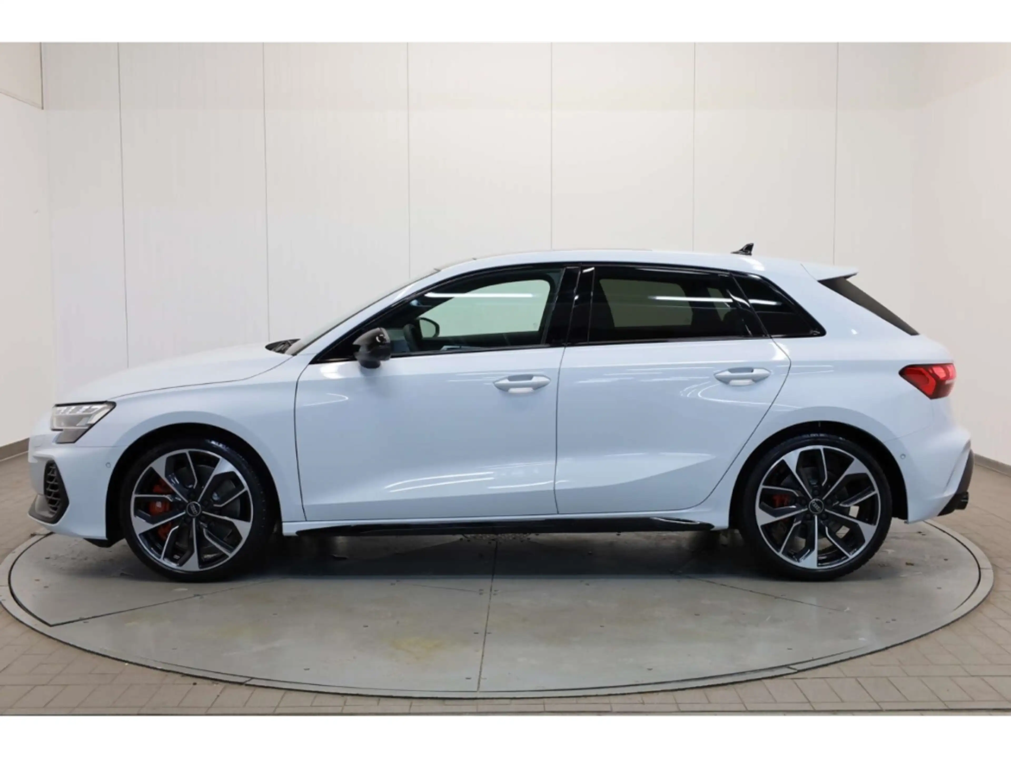 Audi S3 Sportback TFSI S line — photo 5