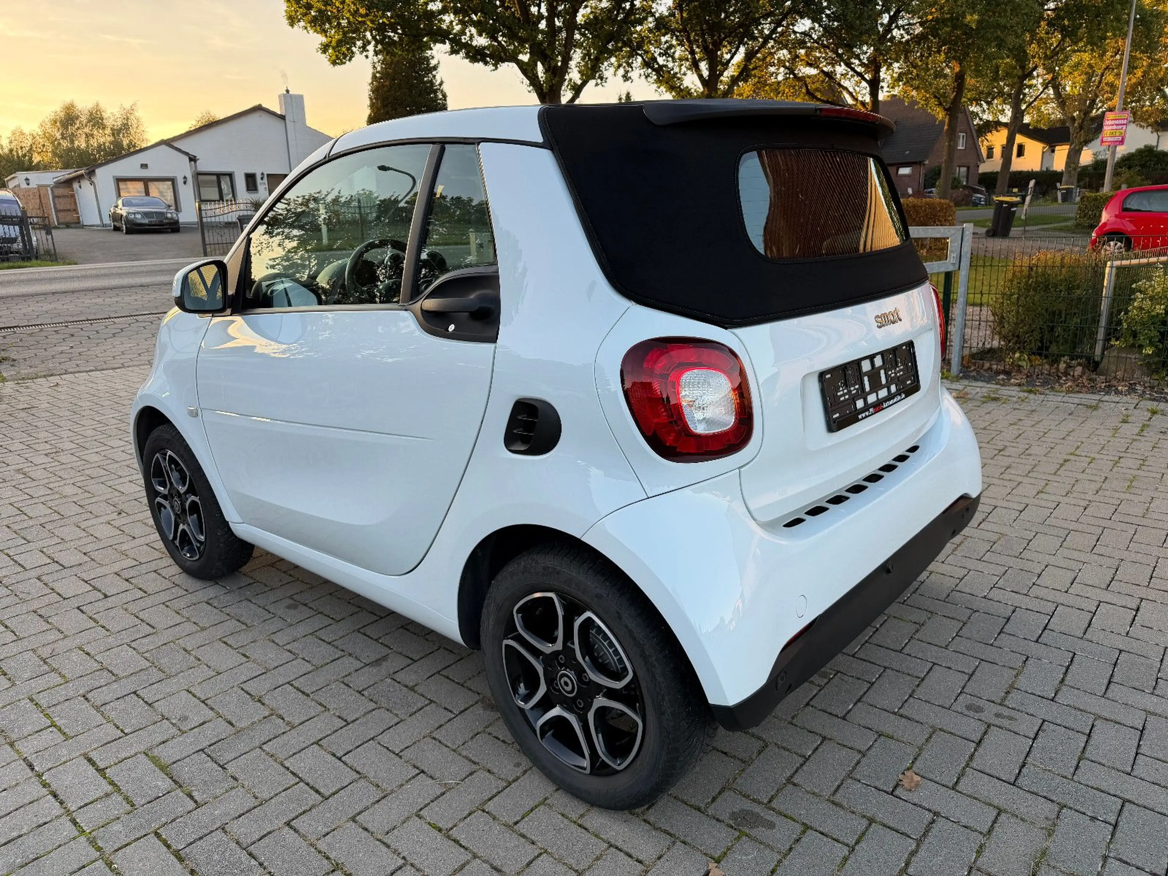 smart forTwo cabrio Prime LED-90PS-CAR PLAY-S.HEIZ-ALU — photo 5