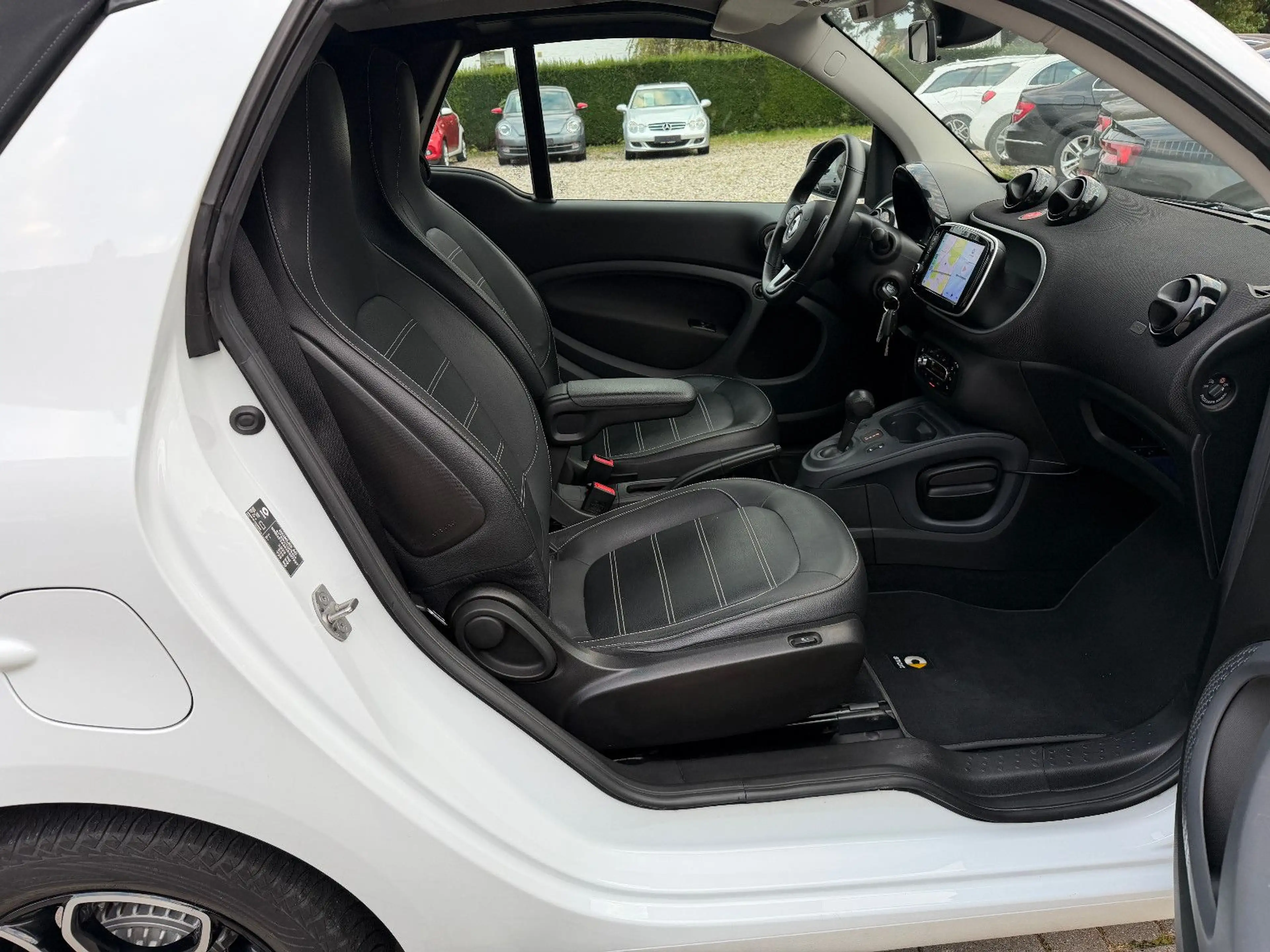 smart forTwo cabrio Prime LED-90PS-CAR PLAY-S.HEIZ-ALU — photo 15