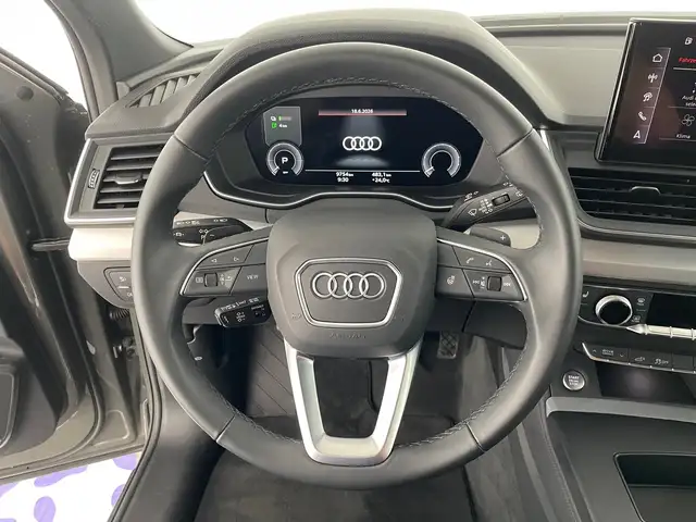 Audi Q5 view 13