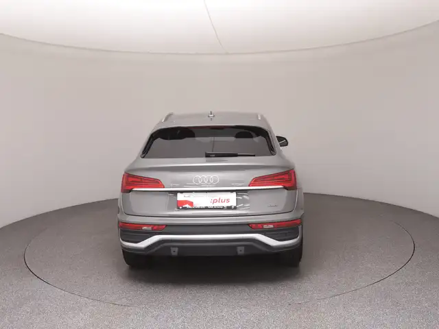 Audi Q5 view 6