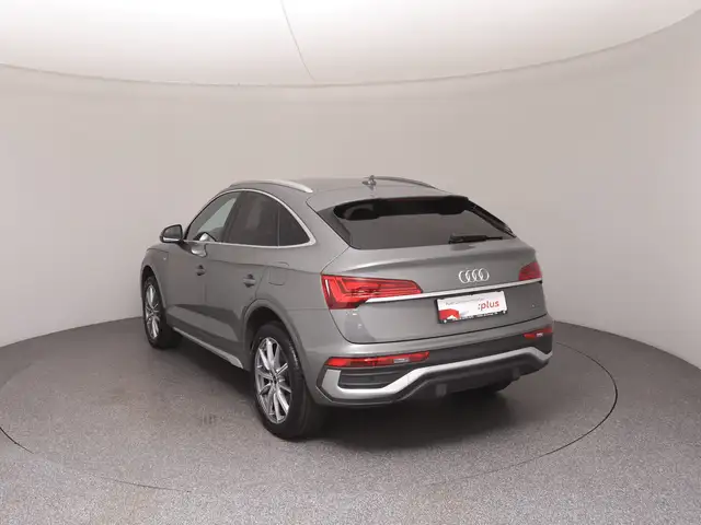 Audi Q5 view 5