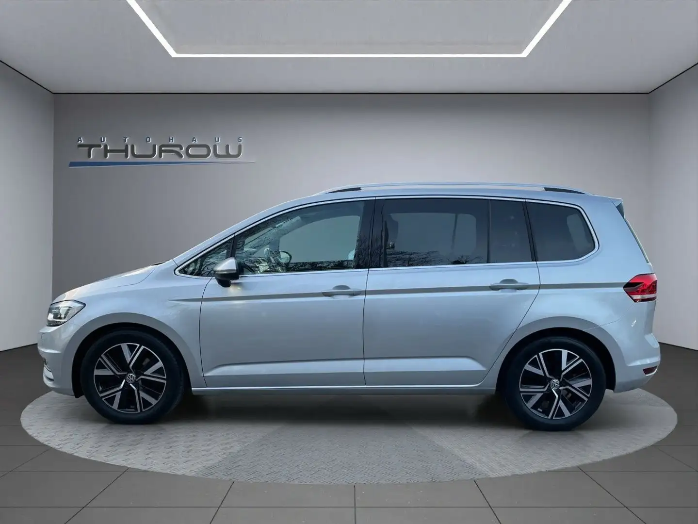 Volkswagen Touran Highline DSG AZV Panoramadach Plateado - 2
