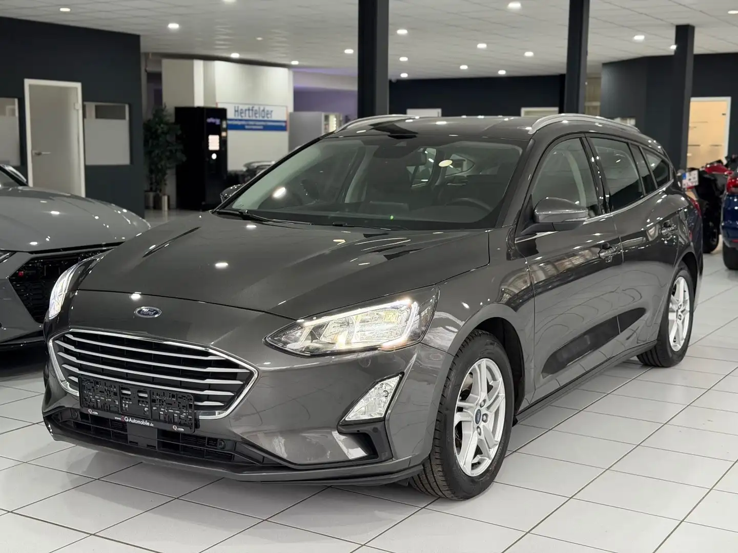 Ford Focus Turnier C&C*AUTOMATIK*KAMERA*LED*CARPLAY* Gris - 1