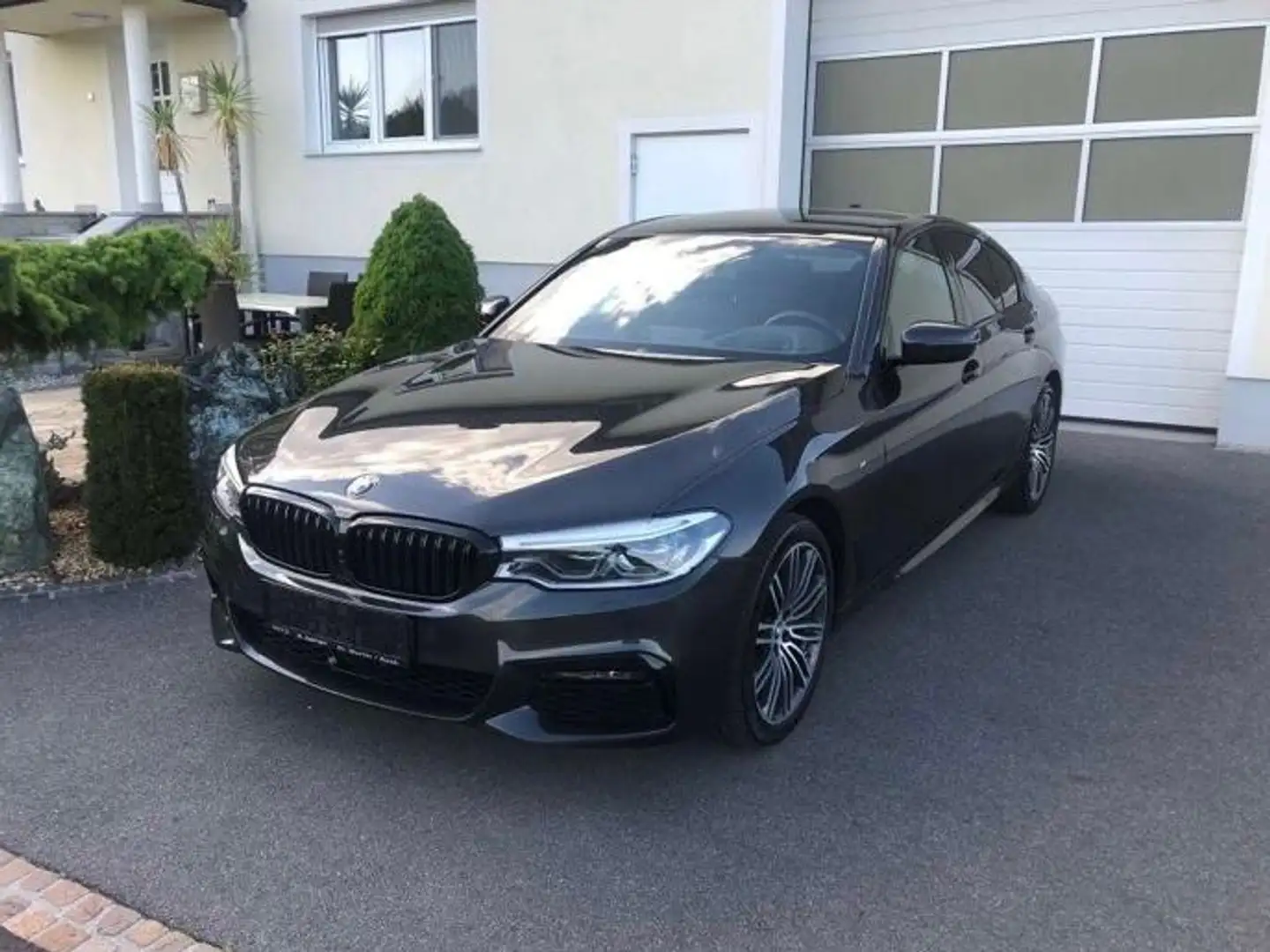 BMW 530 530i xDrive Aut. Schwarz - 2