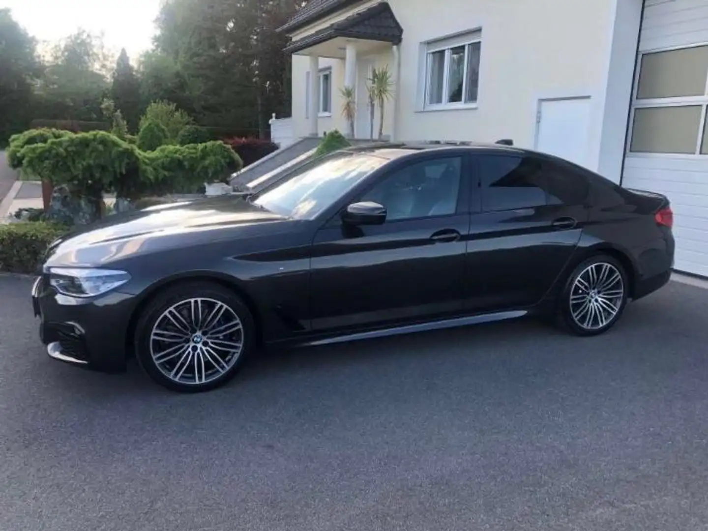 BMW 530 530i xDrive Aut. Schwarz - 1