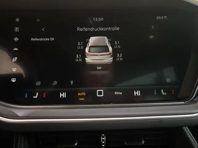 Volkswagen Touareg view 13