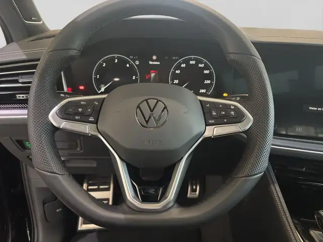 Volkswagen Touareg view 9