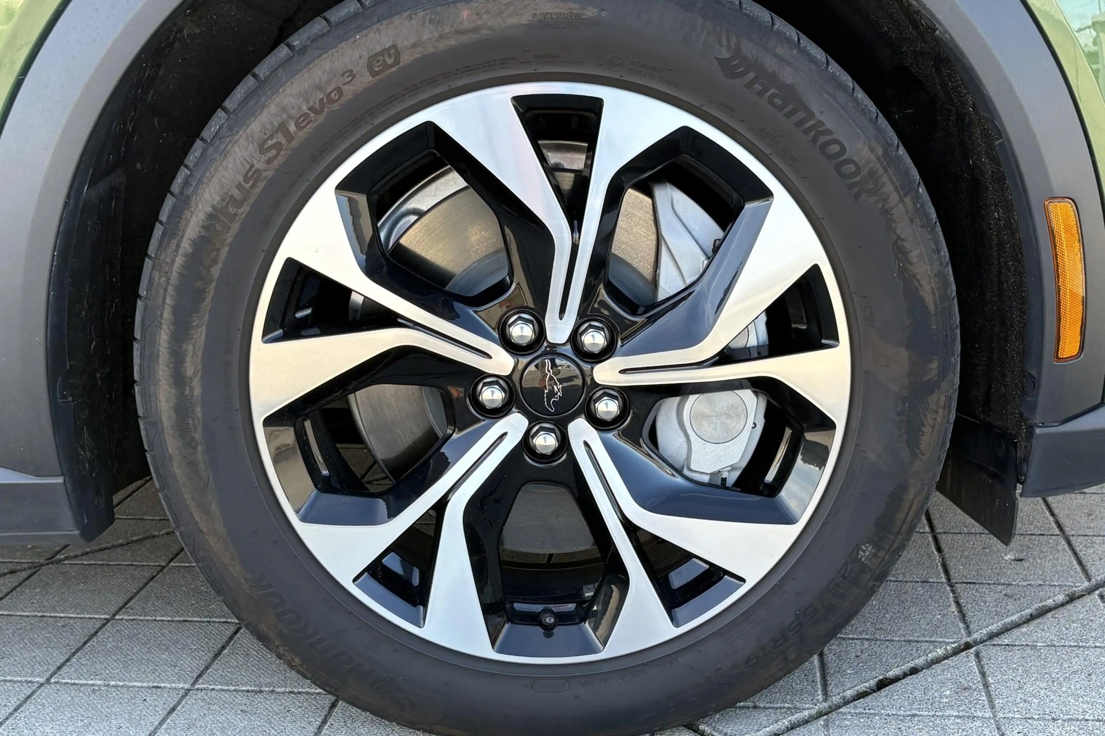 Ford Mustang Mach-E Standard RWD 73 kWh | Technology Pack+ | Panoramad — photo 5
