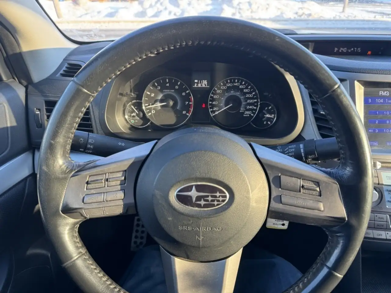 Subaru Legacy снимка Subaru Legacy