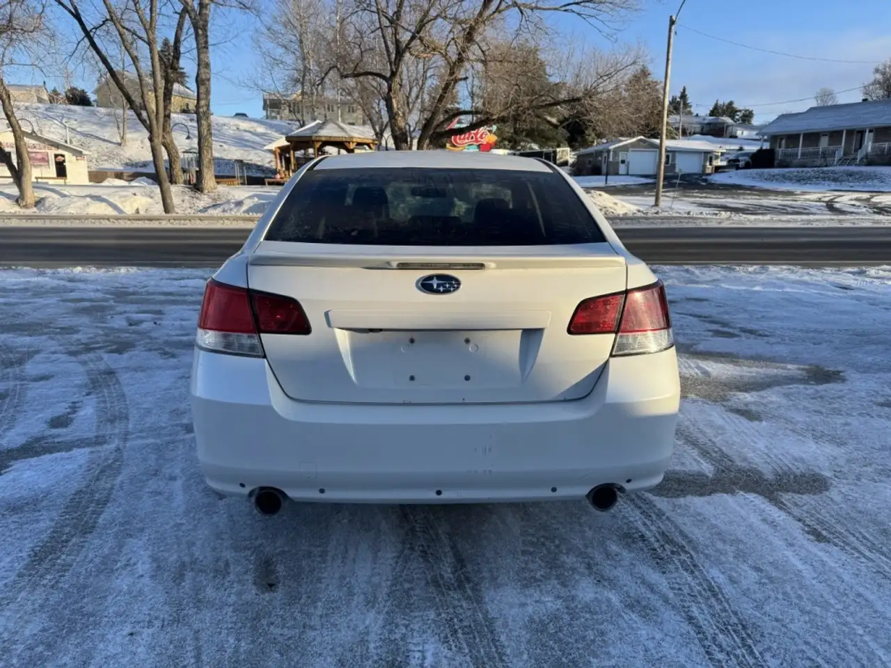 Subaru Legacy снимка Subaru Legacy