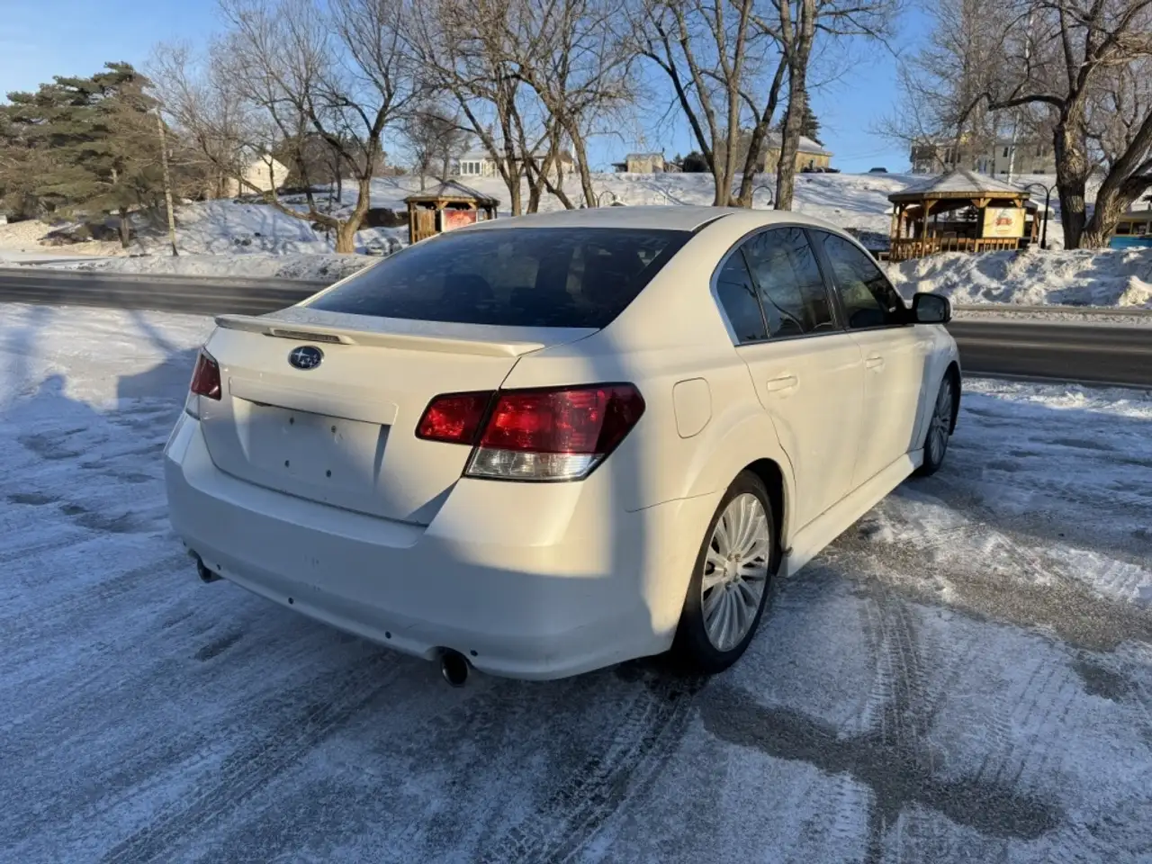 Subaru Legacy снимка Subaru Legacy