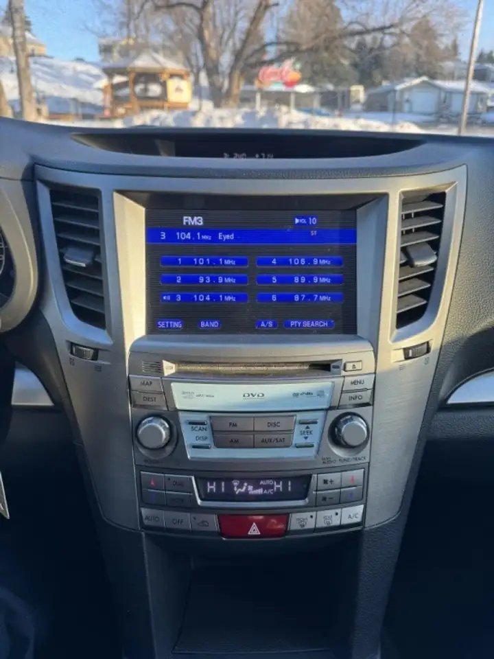 Subaru Legacy снимка Subaru Legacy