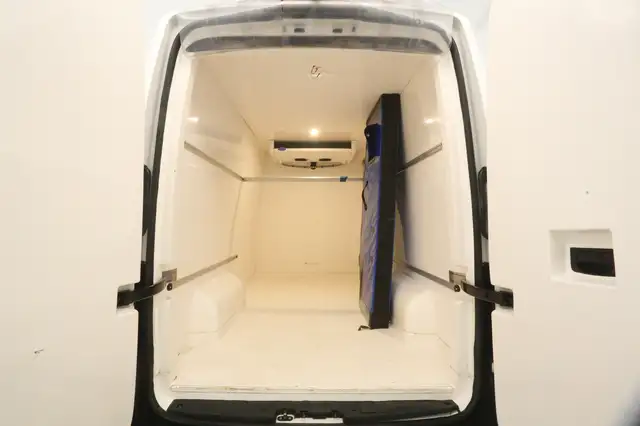 Volkswagen Crafter view 3