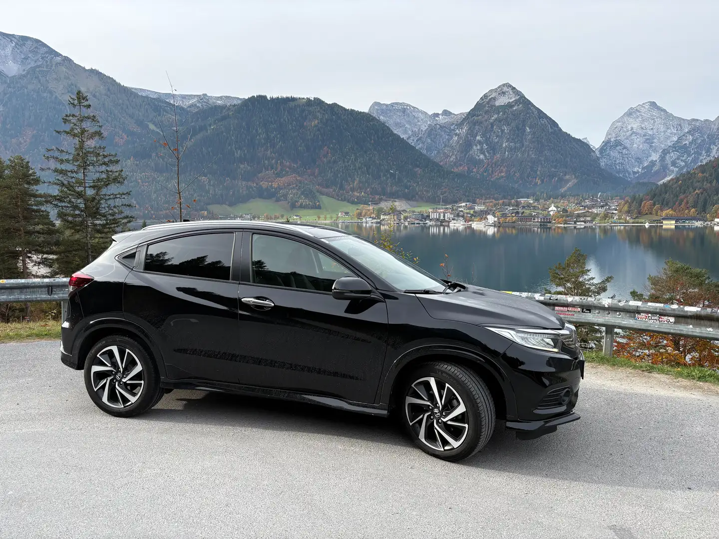 Honda HR-V HR-V 1,5 i-VTEC Executive Executive Schwarz - 1