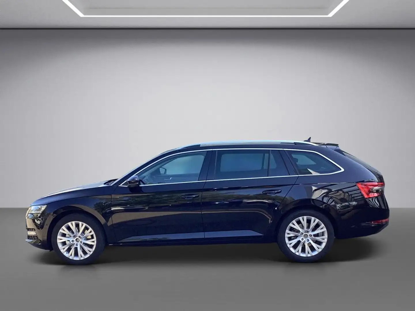 Skoda Superb Combi 2.0TDI DSG Style Schwarz - 2