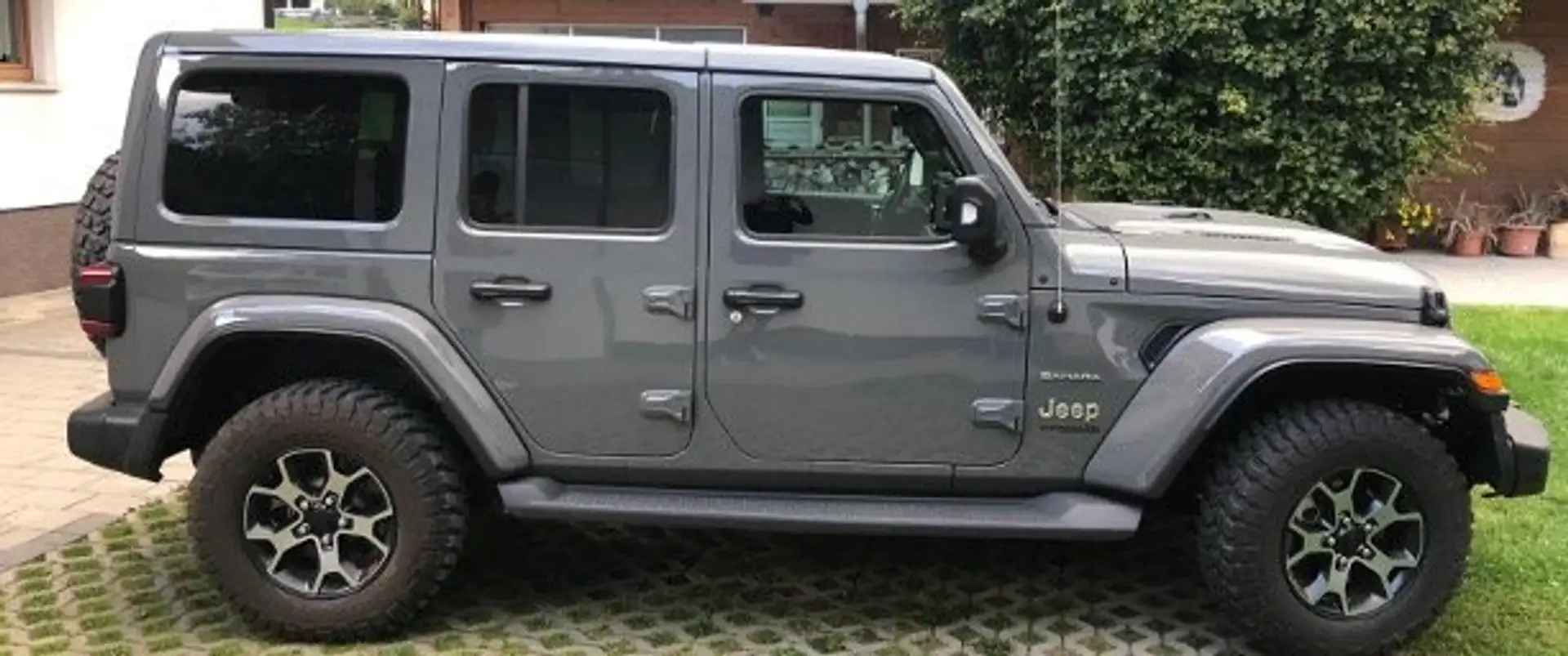 Jeep Wrangler Grau - 2