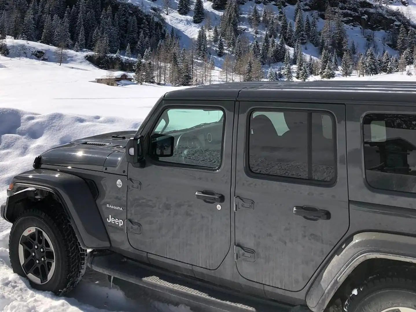 Jeep Wrangler Grau - 1