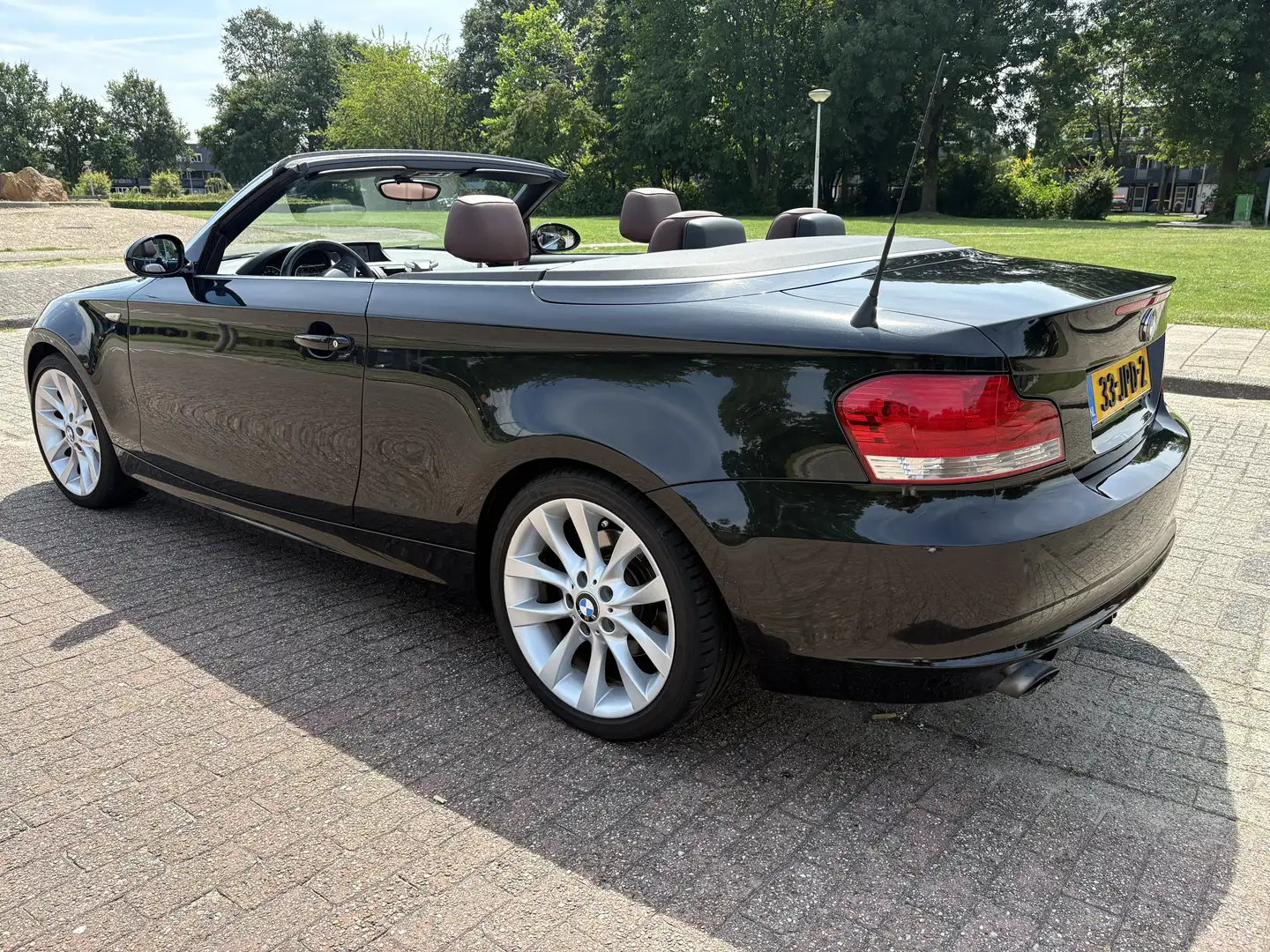 BMW 118 118i Executive 2009 nap Zwart - 1