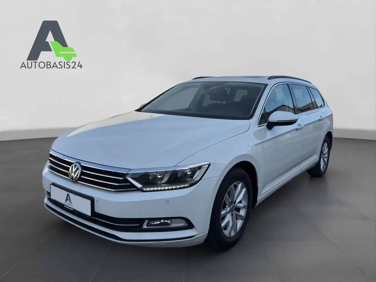 Volkswagen Passat Variant 1.5 TSI Comfortline*LED*PANO*AHK* Bianco - 1