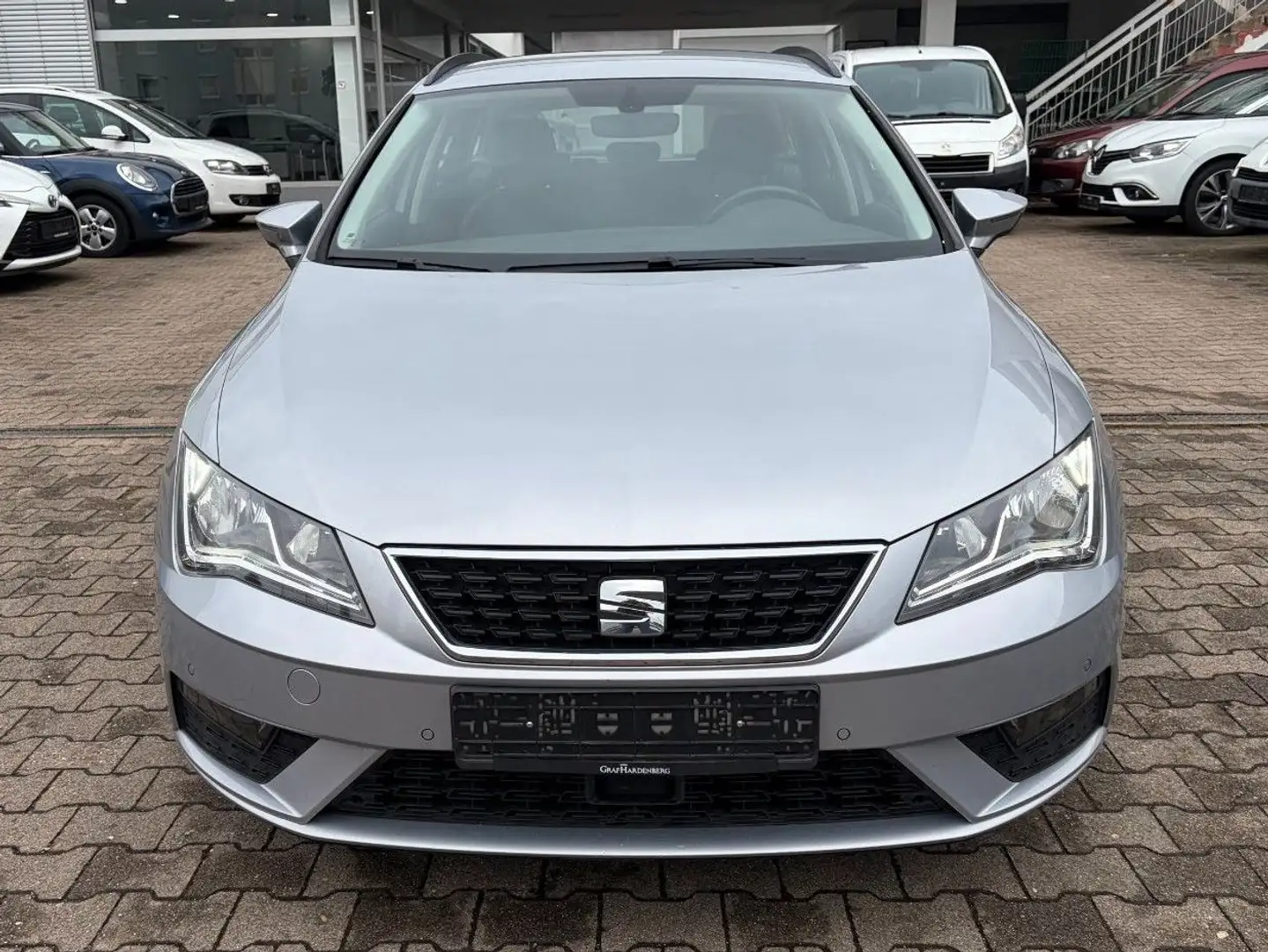 SEAT Leon ST Style*NAVI*TEMPOMAT*EURO 6* Silber - 2