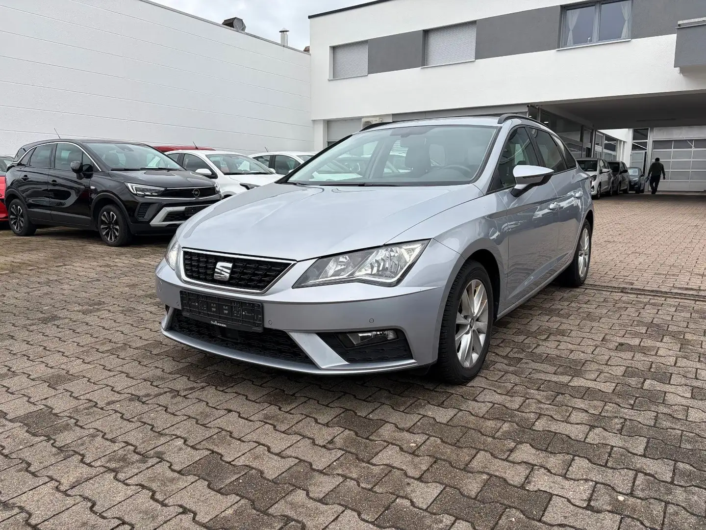 SEAT Leon ST Style*NAVI*TEMPOMAT*EURO 6* Silber - 1