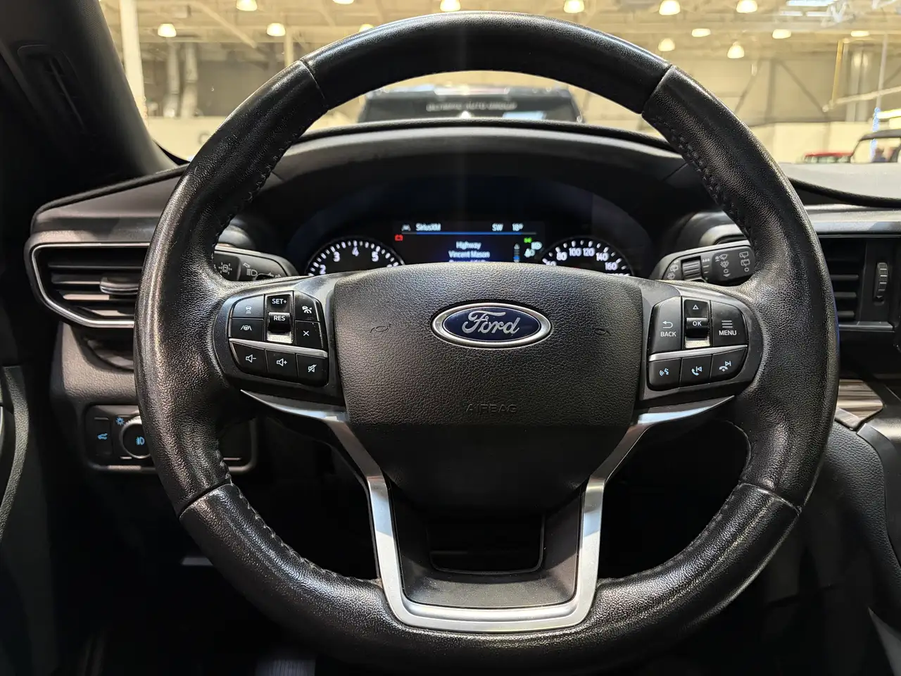 Ford Explorer снимка Ford Explorer