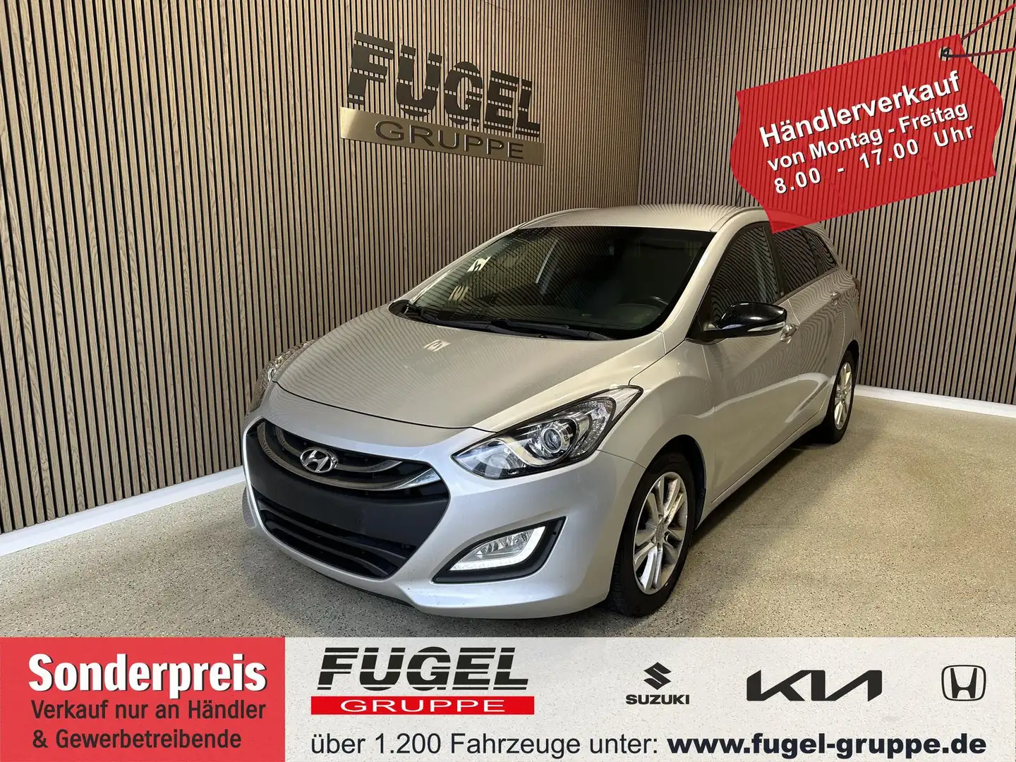 Hyundai i30 1.6 CRDi FIFA World Cup Edition Navi|Pano|RFK Plateado - 1