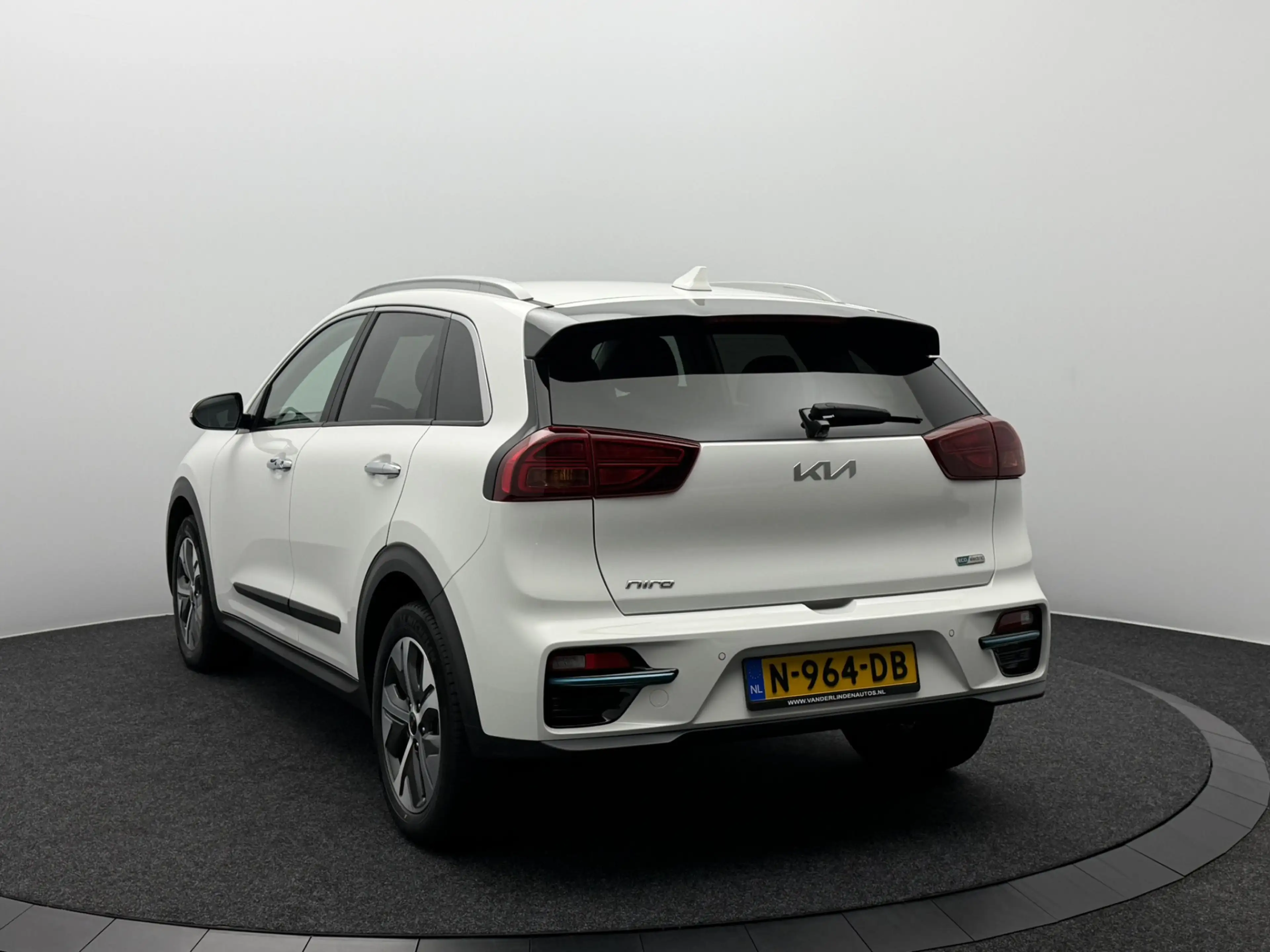 Kia e-Niro Edition 64 kWh SOH 93,8% | Camera | Stoel/Stuurver — photo 4