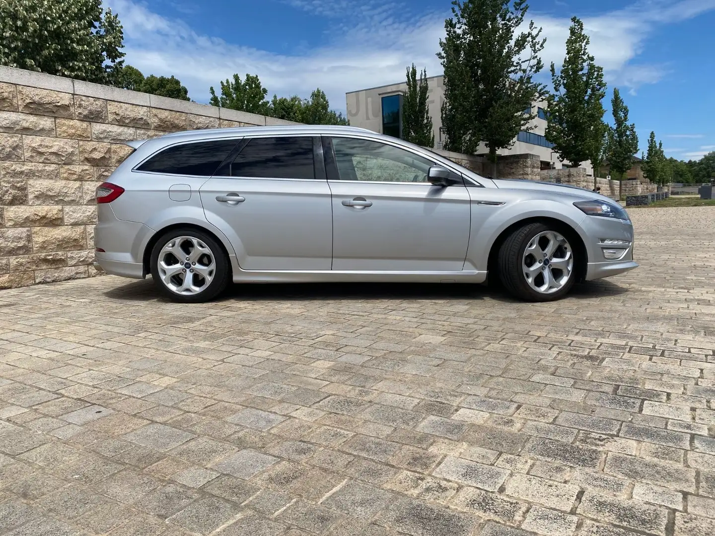 Ford Mondeo Turnier Titanium S Automatik Silber - 2
