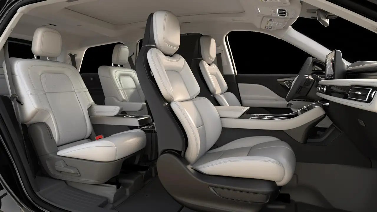 Lincoln Aviator снимка Lincoln Aviator