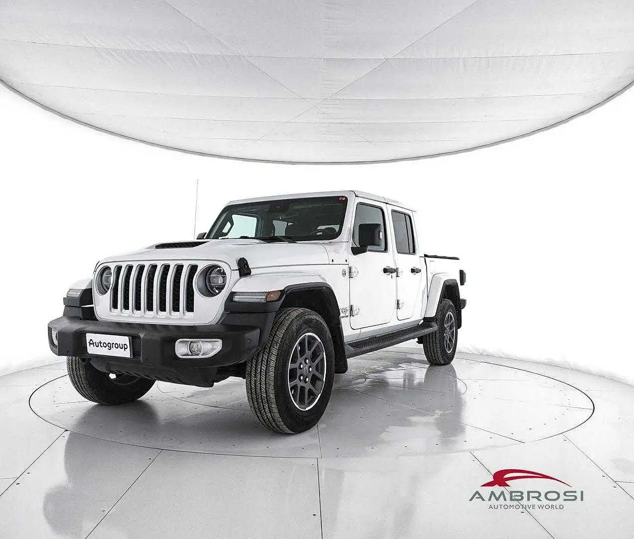 Jeep Gladiator 3.0 Diesel V6 Overland Белый - 1
