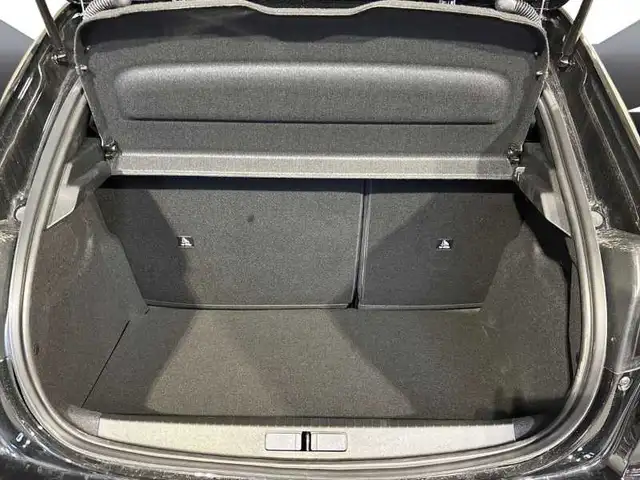 Peugeot 208 view 7