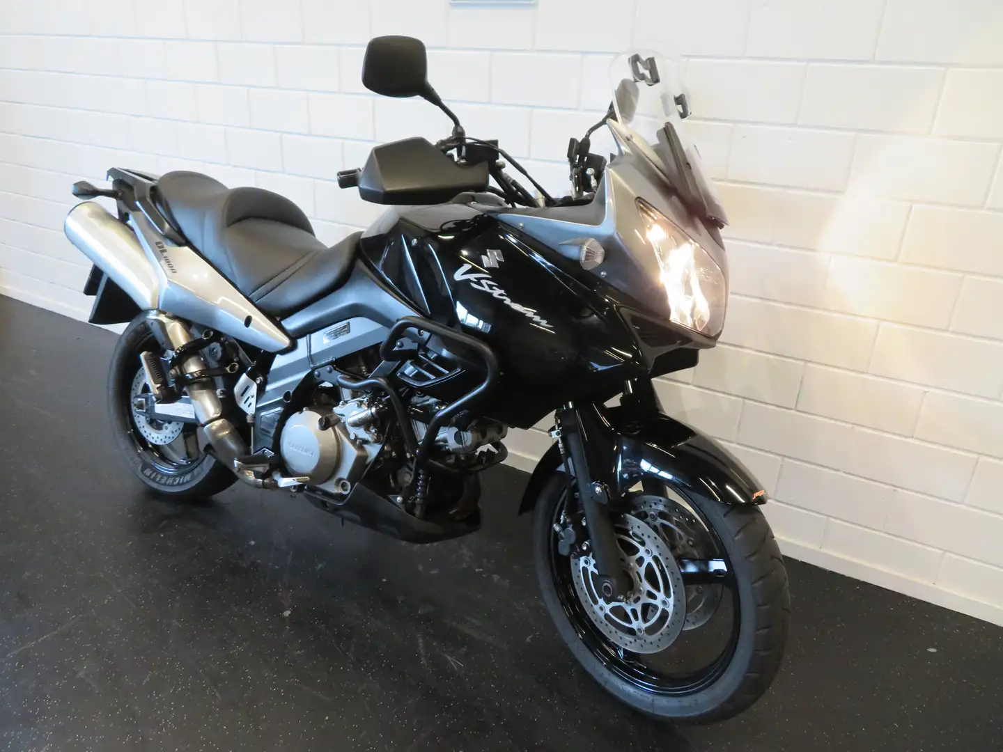 Suzuki V-Strom 1000 DL HELE FRAAIE! Zwart - 2